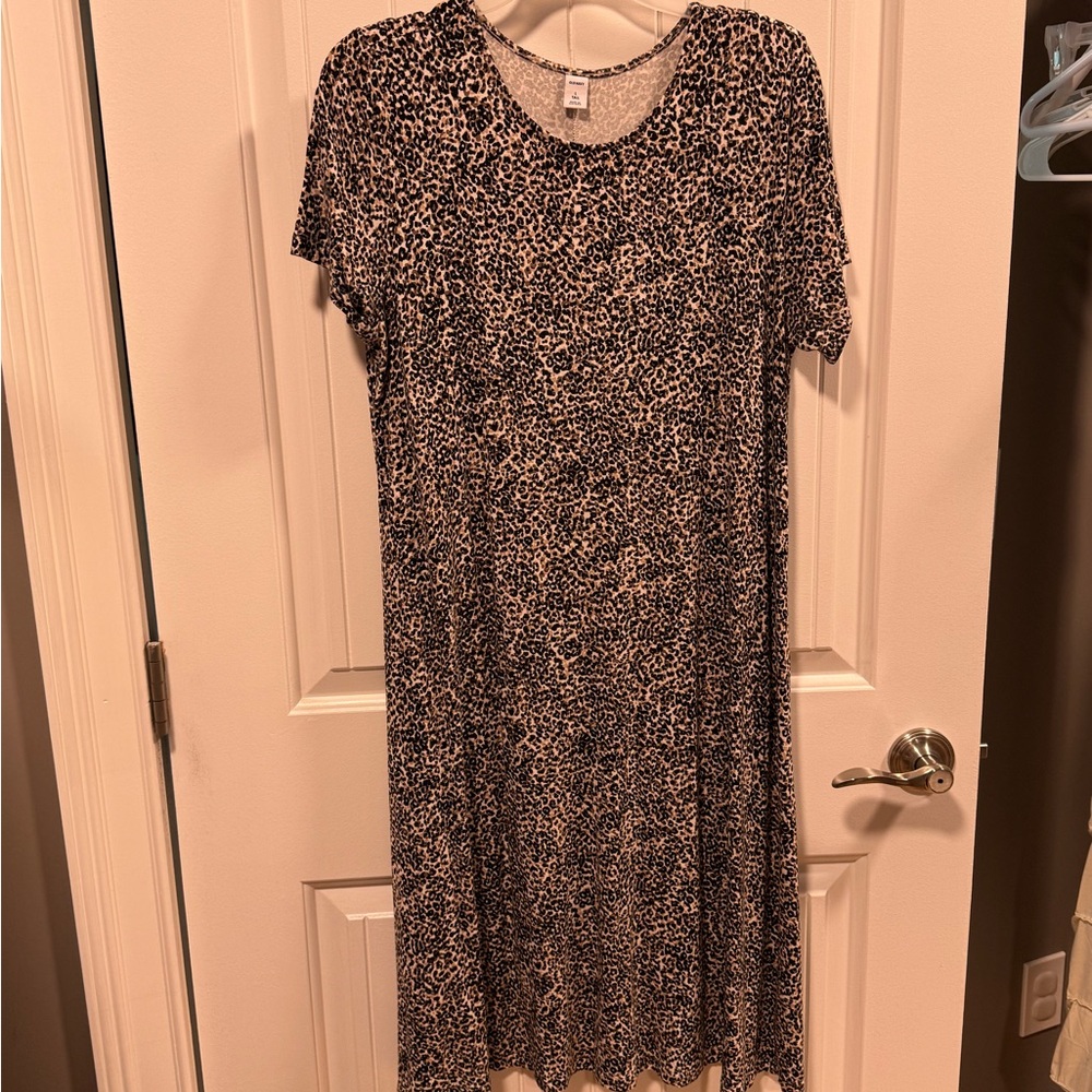 Old Navy Leopard print Midi Dress